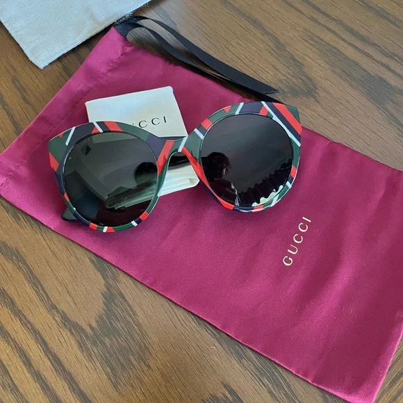 CHANEL | Accessories | Euc Gucci Sunglasses | Poshmark display picture 1